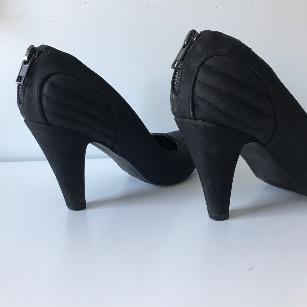 3 1/2 inch black heels